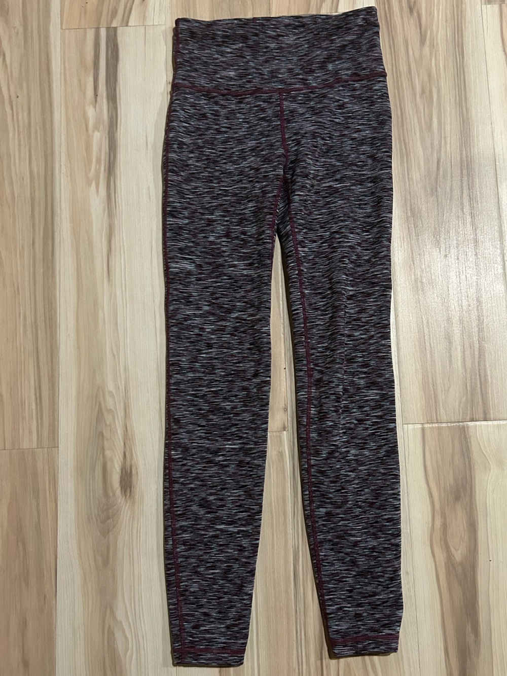 GAP fit G fast Burgundy and Black Stretch legging